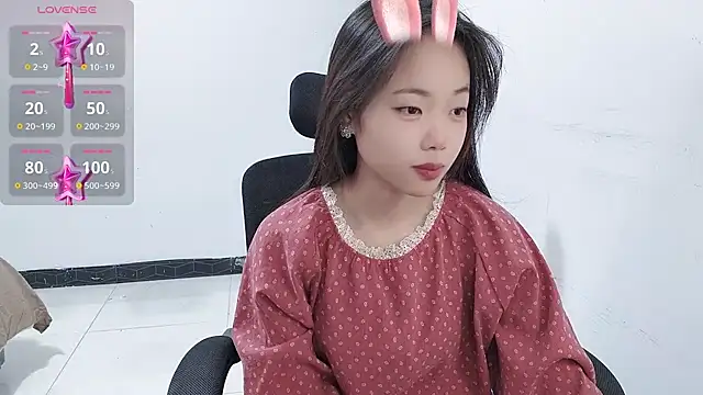 Snapshot of Lvy--v chatting on January 16, 2025, 10:02 pm Lvy--v online show from January 16, 2025, 10:02 pm