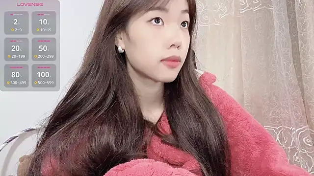 Snapshot of Lvy--v chatting on October 23, 2025, 10:41 pm Lvy--v online show from October 23, 2025, 10:41 pm