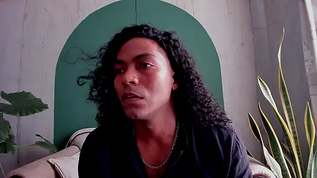 noah jones   online show from November 20, 2025, 6:29 pm