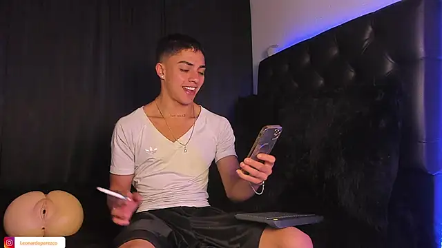 Snapshot of James1lee_ chatting on February 15, 2025, 3:31 am James1lee  online show from February 15, 2025, 3:31 am