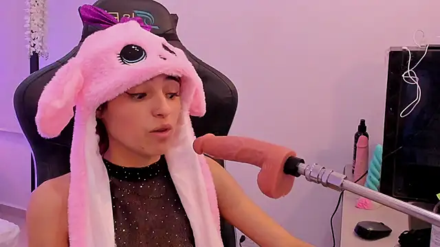 sofiarouge online show from January 27, 2025, 9:33 pm