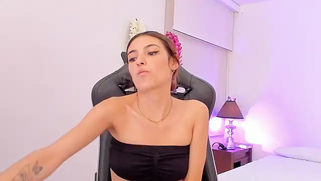 sofiarouge online show from February 20, 2025, 8:03 pm