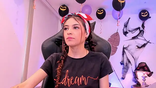 sofiarouge online show from October 20, 2025, 7:36 pm