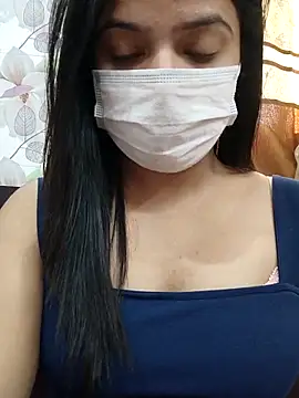 Myloveurvi online show from March 7, 2025, 9:51 am