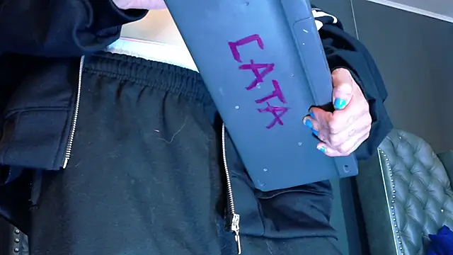 LusstCruella online show from December 5, 2025, 6:04 pm