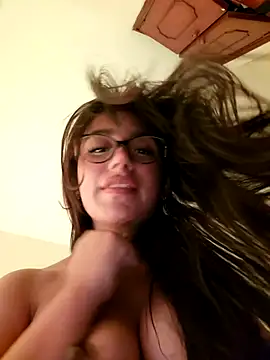 Snapshot of Lau1127 chatting on October 24, 2025, 3:58 am Lau1127 online show from October 24, 2025, 3:58 am