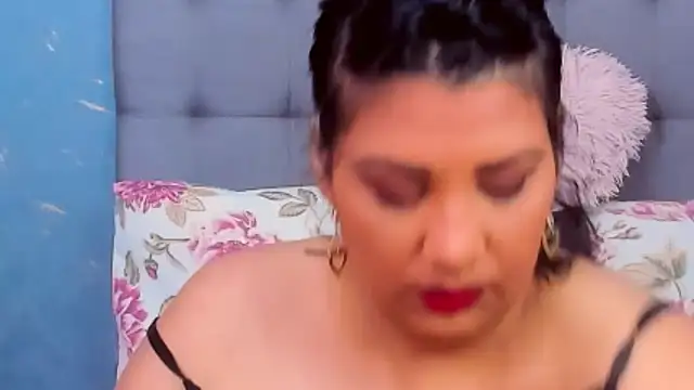 AmyCubes online show from February 10, 2025, 3:57 am