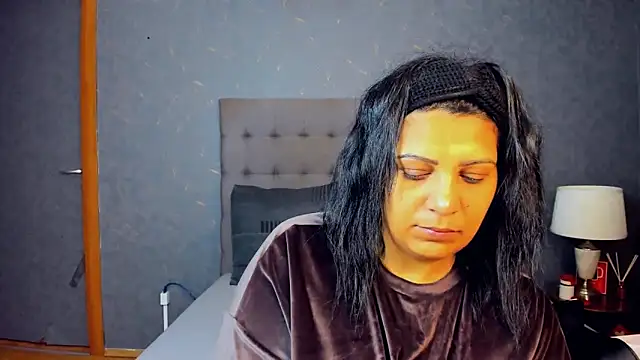 AmyCubes online show from October 22, 2025, 4:02 am