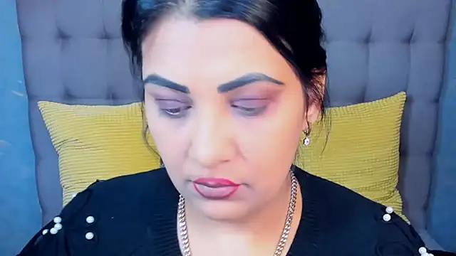 AmyCubes online show from November 26, 2025, 10:05 am