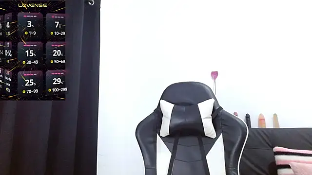 Snapshot of Kiara-Rider chatting on September 28, 2025, 5:07 pm Kiara-Rider online show from September 28, 2025, 5:07 pm