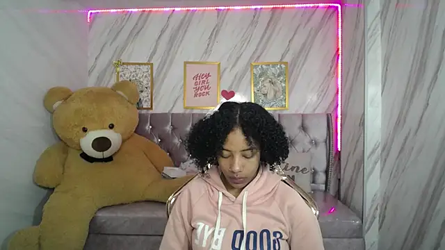 Violeth b online show from September 19, 2025, 12:50 pm