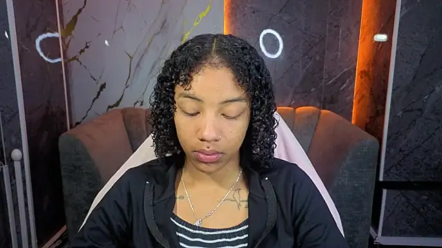 Violeth b online show from November 12, 2025, 12:49 pm