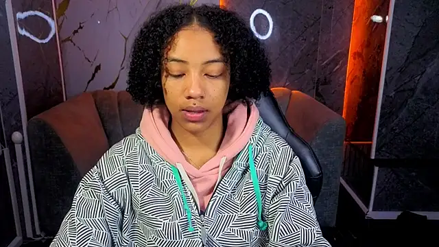 Violeth b online show from November 17, 2025, 12:44 pm