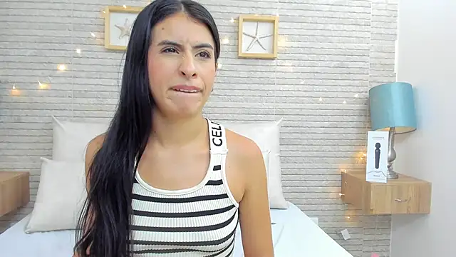 Snapshot of IssabellaLopez chatting on February 1, 2025, 2:26 am IssabellaLopez online show from February 1, 2025, 2:26 am