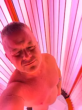 Snapshot of swingr chatting on December 4, 2025, 1:53 pm swingr online show from December 4, 2025, 1:53 pm