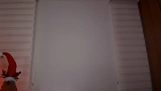 Snapshot of venusleroy_ chatting on December 21, 2024, 3:25 am venusleroy online show from December 21, 2024, 3:25 am