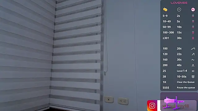 Snapshot of venusleroy_ chatting on February 10, 2025, 12:41 am venusleroy online show from February 10, 2025, 12:41 am