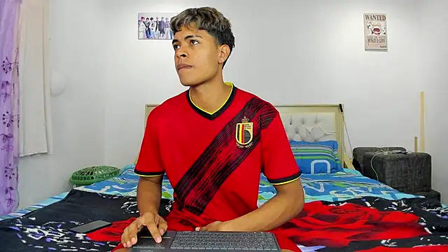 dafnezahiraa  online show from January 4, 2025, 3:07 am