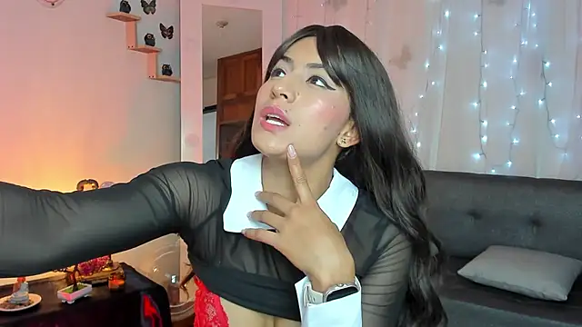 Alaia Love77 online show from March 3, 2025, 7:06 pm