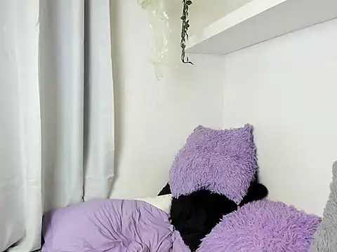 santy-kitty online show from December 14, 2024, 12:55 am