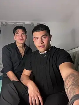 Snapshot of MatheoVelez chatting on January 1, 2025, 7:52 am MatheoVelez online show from January 1, 2025, 7:52 am