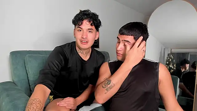 Snapshot of MatheoVelez chatting on January 3, 2025, 11:35 am MatheoVelez online show from January 3, 2025, 11:35 am