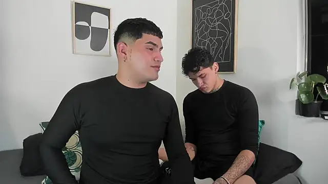 Snapshot of MatheoVelez chatting on February 14, 2025, 4:37 am MatheoVelez online show from February 14, 2025, 4:37 am