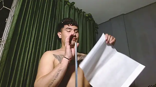 Snapshot of MatheoVelez chatting on September 10, 2025, 1:27 am MatheoVelez online show from September 10, 2025, 1:27 am