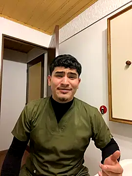 Snapshot of MatheoVelez chatting on September 14, 2025, 3:27 am MatheoVelez online show from September 14, 2025, 3:27 am