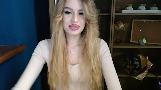 Snapshot of Your_Jessy chatting on December 18, 2024, 1:45 pm Your Jessy online show from December 18, 2024, 1:45 pm