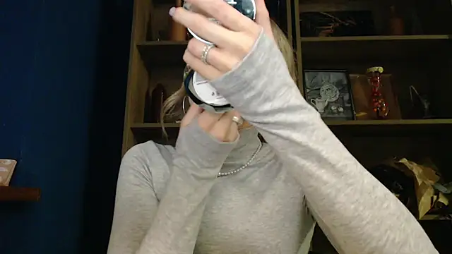 Snapshot of Your_Jessy chatting on November 17, 2025, 1:06 pm Your Jessy online show from November 17, 2025, 1:06 pm