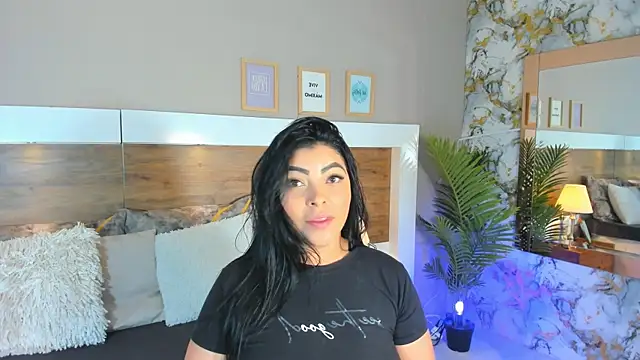 Snapshot of EmaBakker chatting on February 12, 2025, 11:51 am EmaBakker online show from February 12, 2025, 11:51 am