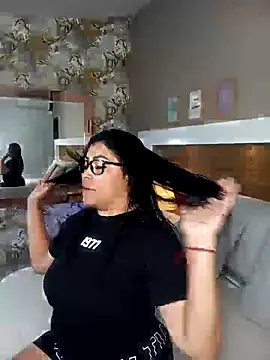 Snapshot of EmaBakker chatting on October 8, 2025, 12:25 pm EmaBakker online show from October 8, 2025, 12:25 pm