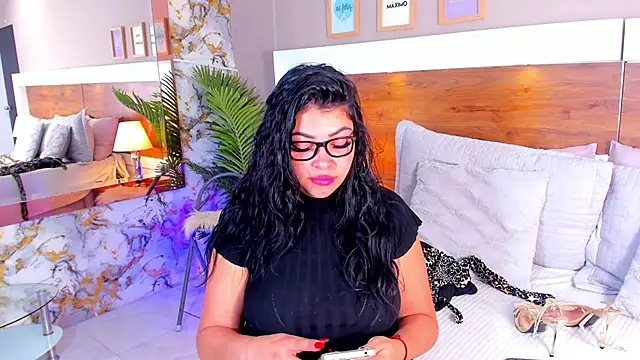 Snapshot of EmaBakker chatting on October 18, 2025, 1:12 pm EmaBakker online show from October 18, 2025, 1:12 pm