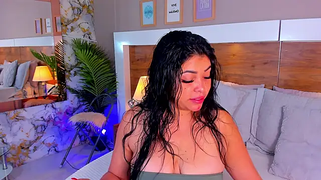 Snapshot of EmaBakker chatting on October 19, 2025, 11:44 am EmaBakker online show from October 19, 2025, 11:44 am