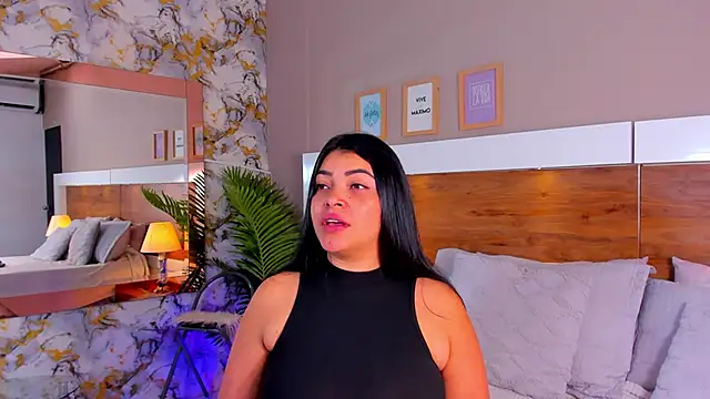 Snapshot of EmaBakker chatting on October 22, 2025, 1:22 pm EmaBakker online show from October 22, 2025, 1:22 pm