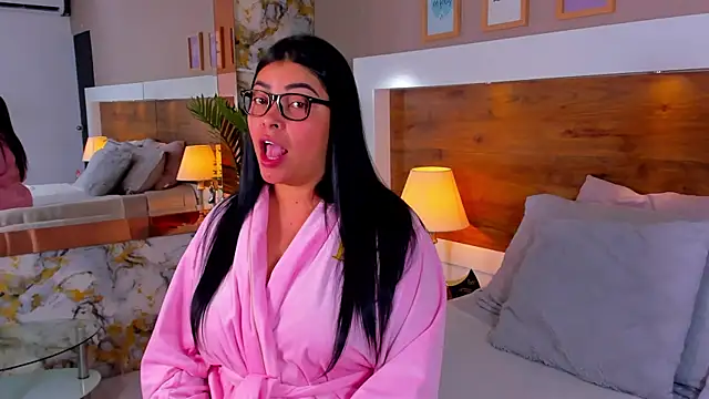 Snapshot of EmaBakker chatting on October 23, 2025, 1:10 pm EmaBakker online show from October 23, 2025, 1:10 pm