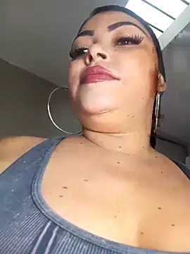 Snapshot of EmaBakker chatting on October 29, 2025, 12:29 pm EmaBakker online show from October 29, 2025, 12:29 pm