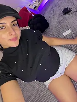 Snapshot of anniemorgan01 chatting on October 7, 2025, 3:36 am anniemorgan01 online show from October 7, 2025, 3:36 am