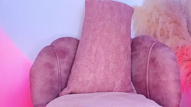 amelie murphy  online show from December 13, 2024, 2:38 pm