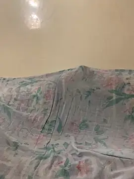 Snapshot of Layla-daloua chatting on September 23, 2025, 5:49 pm Layla-daloua online show from September 23, 2025, 5:49 pm