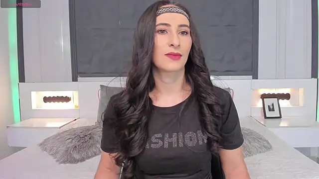 SaraGomez1 online show from February 17, 2025, 12:27 pm