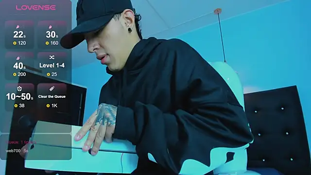 Lobo 17  online show from November 8, 2025, 3:39 am