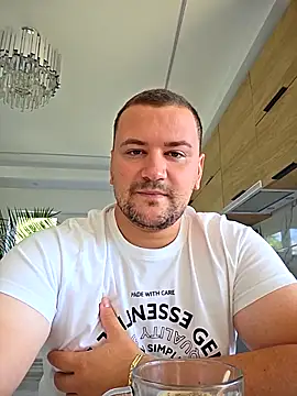 Snapshot of KarlosCarutox chatting on September 14, 2025, 10:25 am KarlosCarutox online show from September 14, 2025, 10:25 am