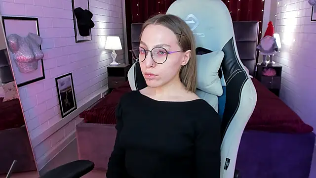 AphexQueen online show from February 5, 2025, 1:11 pm