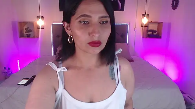 Snapshot of emily_leinner chatting on December 5, 2025, 4:14 pm emily leinner online show from December 5, 2025, 4:14 pm