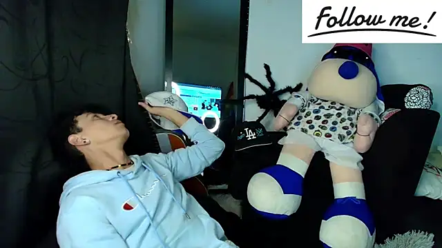 twink sebas  online show from December 11, 2024, 4:39 am