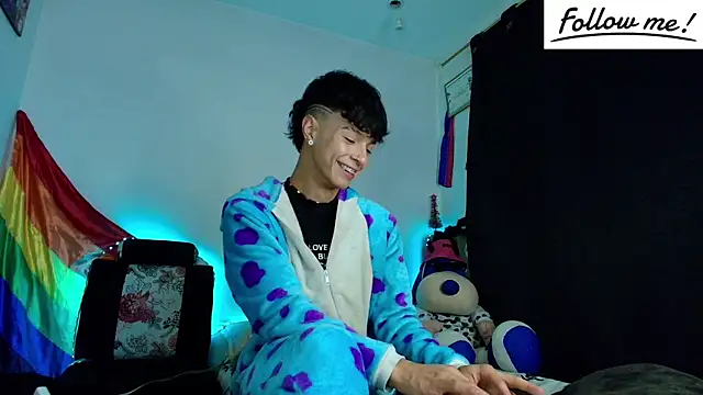 twink sebas  online show from December 15, 2024, 7:57 am