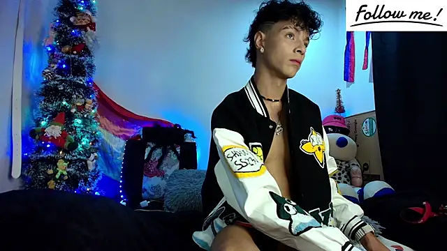 twink sebas  online show from December 17, 2024, 4:34 am