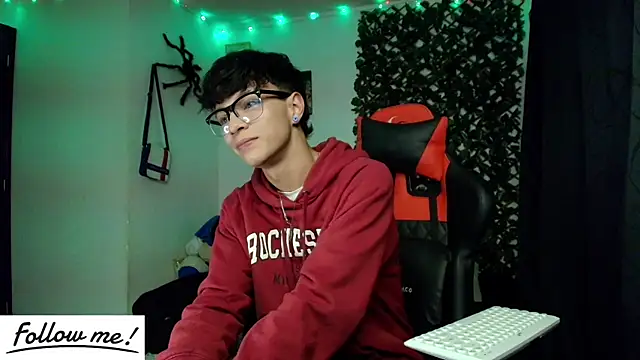 twink sebas  online show from January 22, 2025, 6:10 am